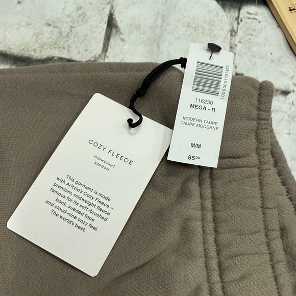 NWT Aritzia Sweatfleece Cozy Fleece Mega Cargo Sweatpant in Taupe Size M NEW - Picture 7 of 10
